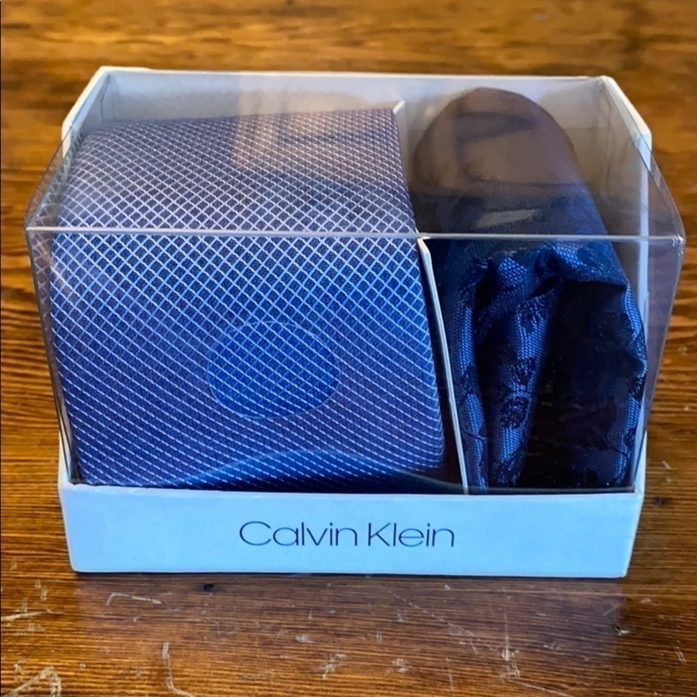 CALVIN Klein Tie & Pocket Square